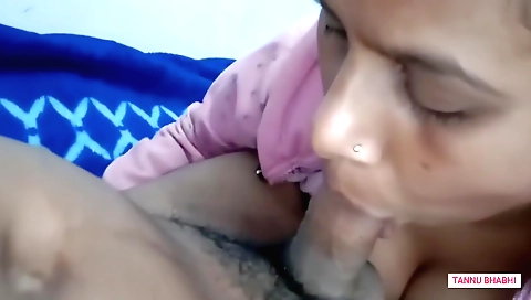 Indian bhabhi gets her tight pussy fucked in the morning pov