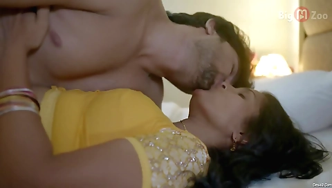 Horny milf chatur naar gets her pussy pounded with a stud