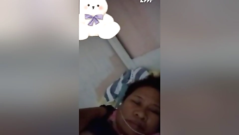 hairy brunette amateur milf fingerring in camera vid