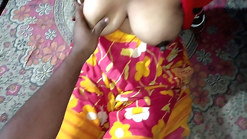 Indian chick with big booty and big ass fucks hard