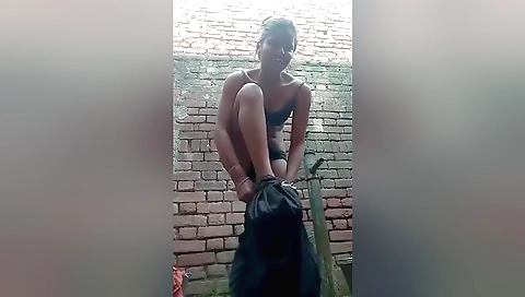 Amateur amateur outdoor sex video with a beautiful girl