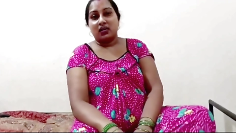 Sexy big ass amateur brunette showing off her cunt