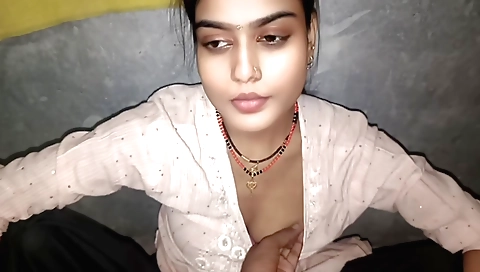 Indian girl with beautiful body is getting fucked in the kitchen