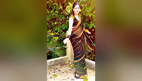 Indian girl in a sexy and sexy outfit gets naked and gets fucked