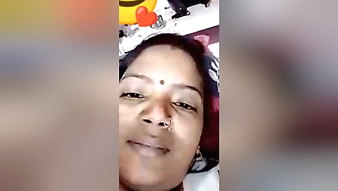 Indian wife enjoys hot sex with the boyfriend in amateur video