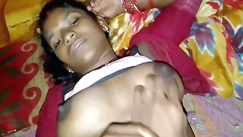 Busty brunette pussy fucked tight in amateur porn scene