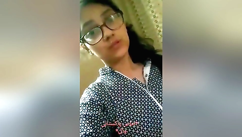 Amateur brunette shows her natural body and curves