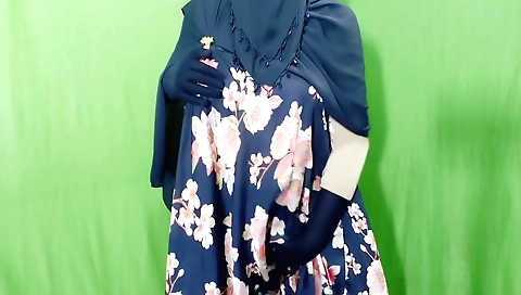 Indian beauties face mask and nice pussy in amateur video