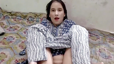 Indian solo girl playing with her pussy in her village clothes