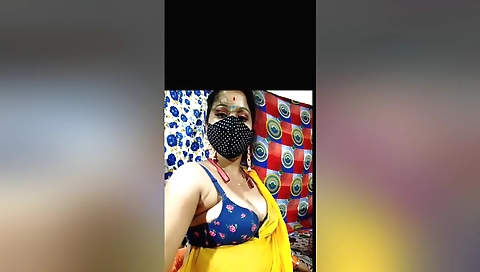 Bhabhi makes it to her web cam with a fantastic body