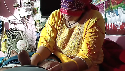 Blonde with a nice round ass got hand-jobed by her stepbrother-in-law