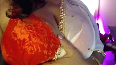 Big tits brunette with natural tits enjoys nipple play