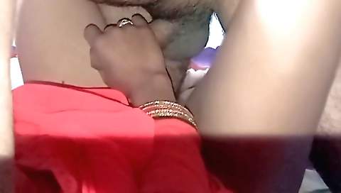 Indian amateur chick with hairy cunny is massaged well