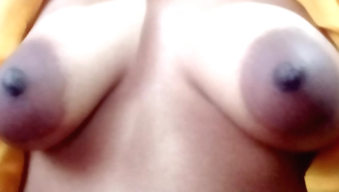 Indian girl enjoys naked solo in her bedroom video