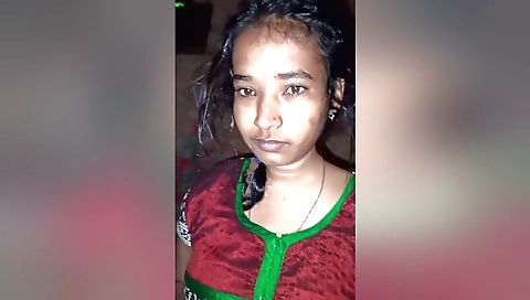 Indian bhabhi video show a hot babe with a hairy pussy