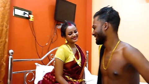 Indian girl does some kinky action in her amateur video