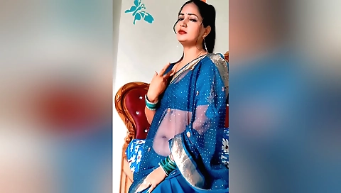 Tamil bhabhi fucks very hard in the toilet in the train