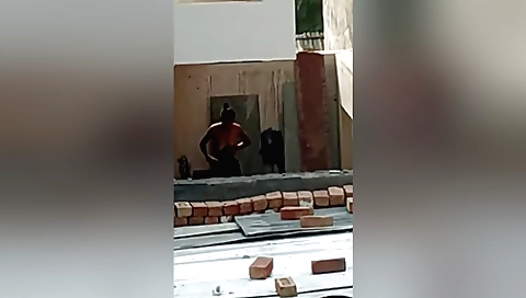 Erotic solo and desi bathing outdoors (hidden cam)