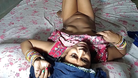 Pati Ke Kaam Par Jane Ke Baad Padosi Se Chudaya -fireecouple