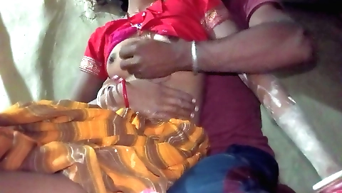 Indian babe gets a dick in her hairy pussy and she gets a blowjob