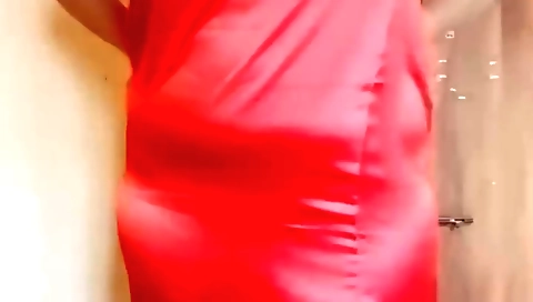 Indian chick enjoys herself in a homemade solo vid