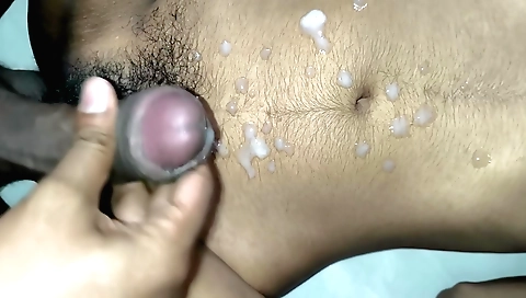 Indian whore gives hot hairy pussy on-camera video