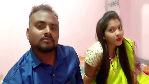 Indian pornstar showing her hairy pussy in a homemade video