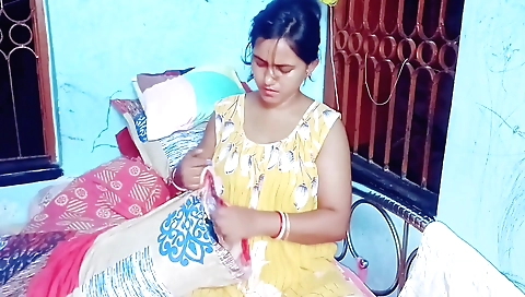 Horny brunette amateur solo video showing her cumming on his face