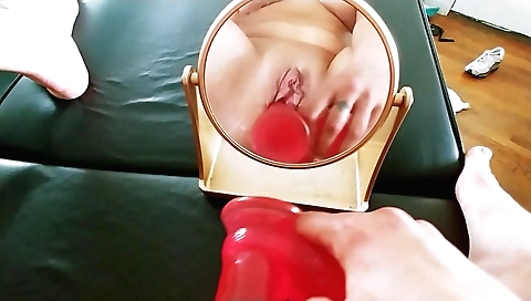 Southern amateur is doing solo masturbation in bed