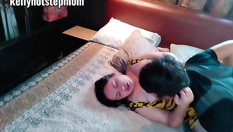 Milf with big booty helps her stepson find lost documents