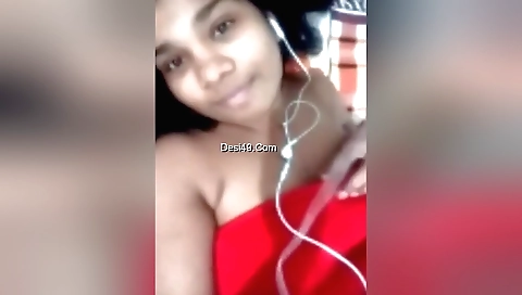 Today Exclusive- Cute Lankan Girl Showing Her Boobs 1