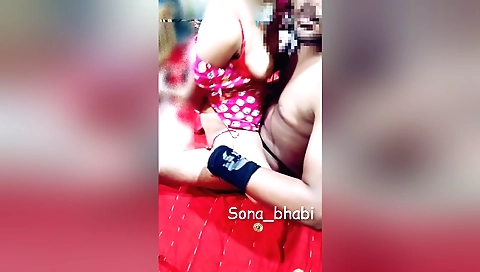 Indian sex video with an amateur brunette girl and a guy