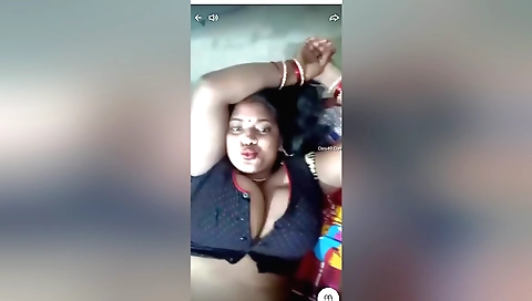 Amazing brunette webcam action in erotic video clip