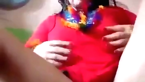 Busty amateur milf shows off her ass in solo video