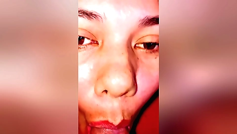 Amateur stepmom has her mouth covered with a hot face