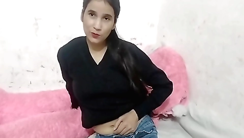 Ko rat me pel diya gets ready to fuck her boyfriend