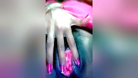 Indian wife shows her hairy pussy in the porn video