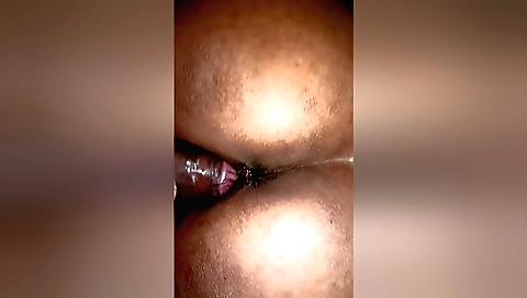 Indian girl with a big ass gives a blowjob and gets fucked