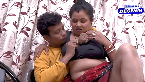 Brunette bhabhi gets cunnilingus and fucked hard in the bed