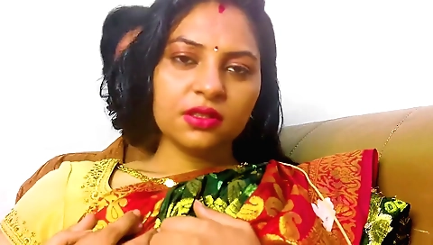 Indian brunette milfs make lesbian sex in amateur movie