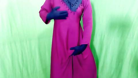 Indian housewife with a great ass enjoys getting fucked