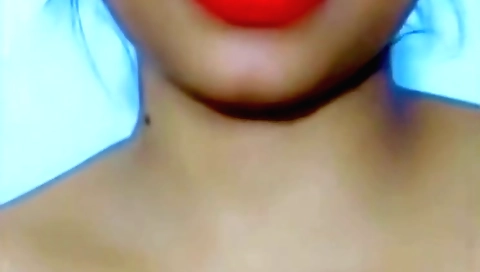 Indian beauty naked on the web camera in amateur video