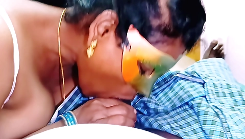 Amateur brunette is a good wife and a good husband