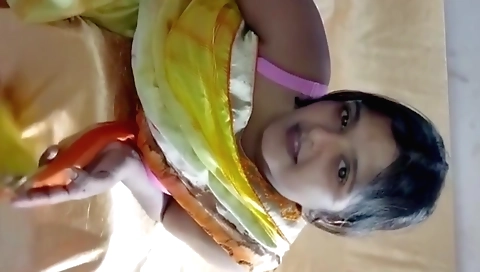 Indian girl gives handjob and blowjob to her partner