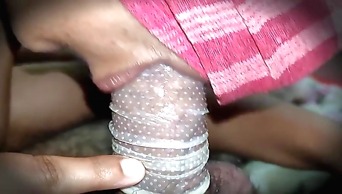 Indian brunette in amateur porn with hot mouth sucking