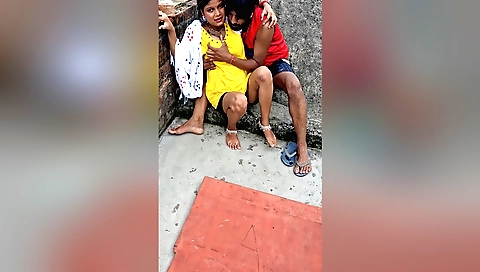 Indian hottie with tattoos sucking a cock in jungle