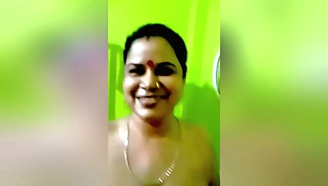 Chubby brunette milf shows off her natural body and ass