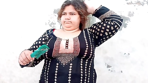 Amateur solo chick with a nice booty in sexy dress