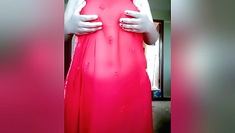 Indian amateur solo video with the hot chick sucking and touching