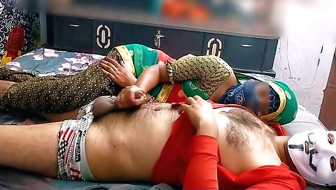 Bhabhi reetu gets fucked in bed in hot homemade porn